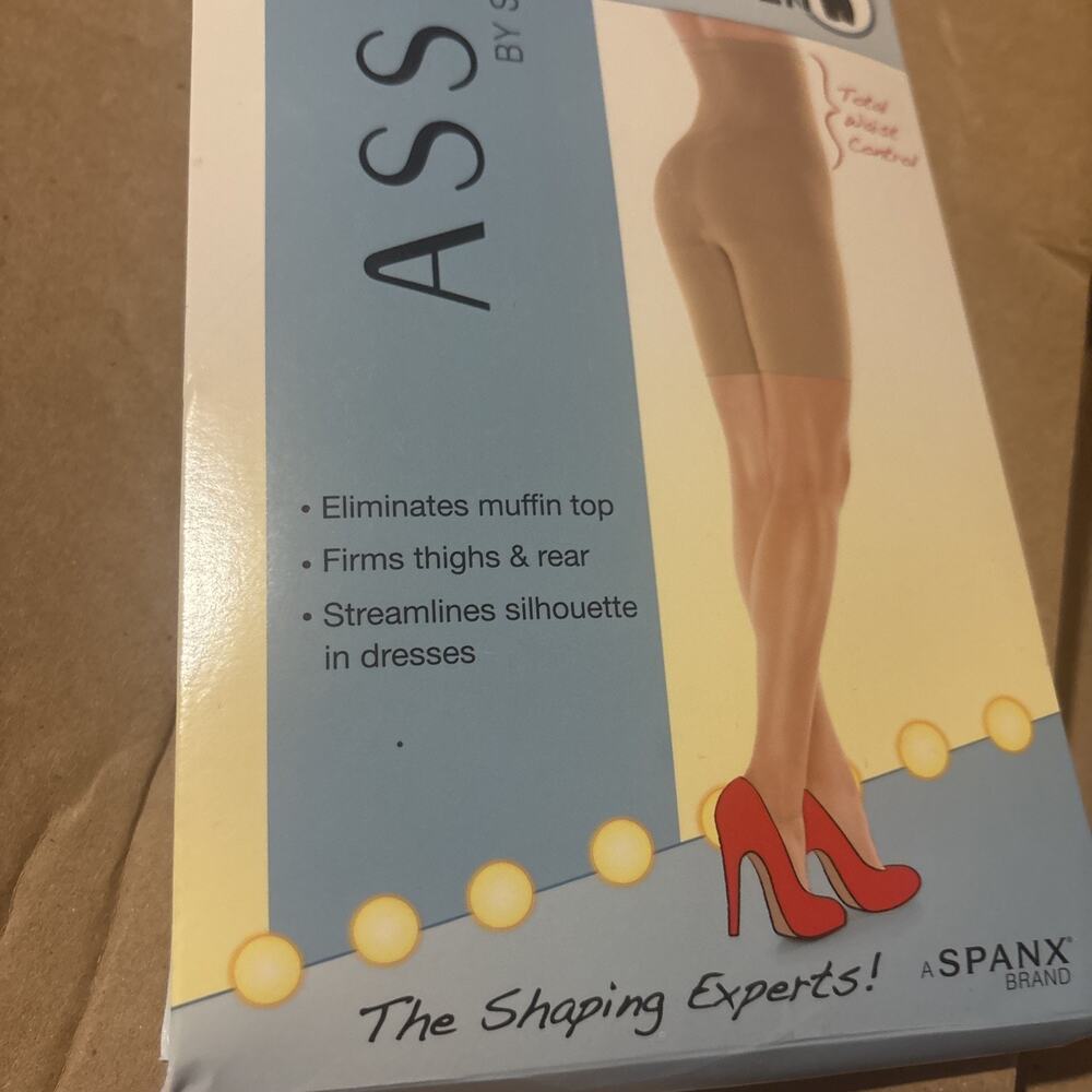 Assets By Spanx Women’s Nude Size 3 Hi Waist Mid Thigh Shaper Shaping NEW - Picture 6 of 8